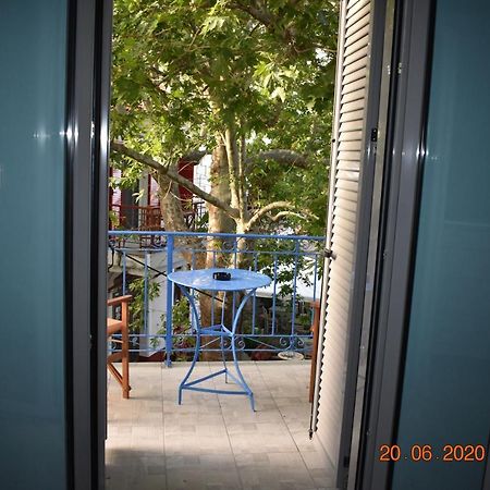 The Central House! Raches  Екстер'єр фото