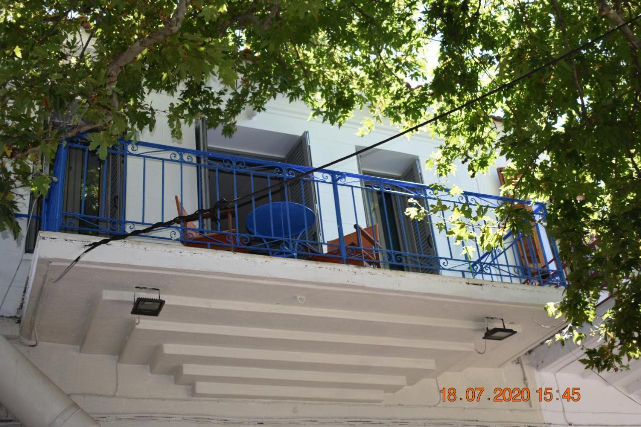 The Central House! Raches  Екстер'єр фото