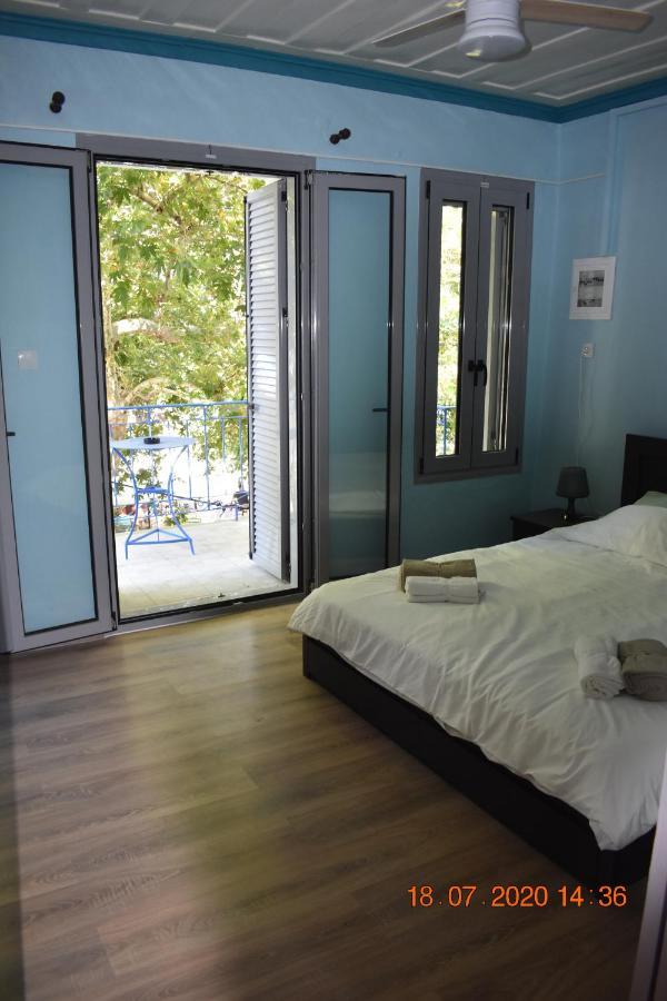 The Central House! Raches  Екстер'єр фото