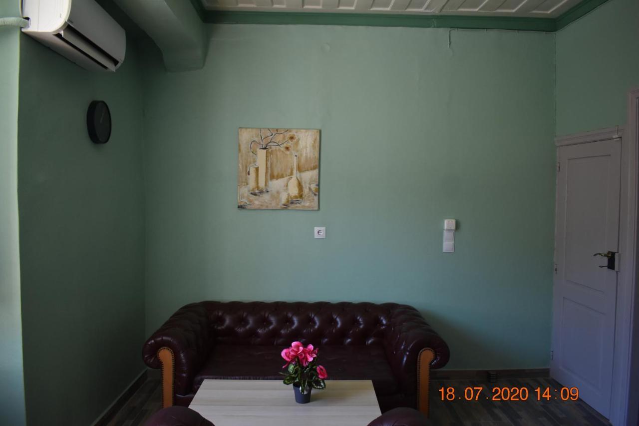 The Central House! Raches  Екстер'єр фото